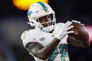 Can't-Miss Play: Miami Dolphins running back Jeff Wilson Jr. lunges for  EPIC pylon-reach TD in Dolphins debut