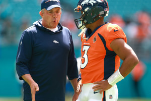 Jets' Garrett Wilson dons bucket hat at practice to troll Broncos, Sean