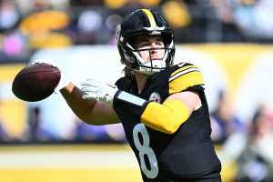 Steelers QB Kenny Pickett suffered bone bruise in knee, could have  short-term absence