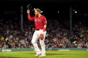 Justin Turner Declines $13.4M Red Sox Contract Option for 2024 MLB Season, Will Be FA