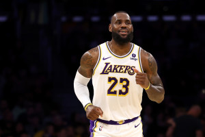 Lakers' LeBron James Posts on IG After Scoring 39K Points: 'Top 2 and I'm Not 2'