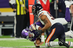NFL Fans Ridicule Bears' MNF Win vs. Vikings After Teams Combine for 6 Turnovers