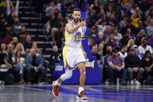 A 3-Team Trade to Save Golden State Warriors' Steph Curry Era