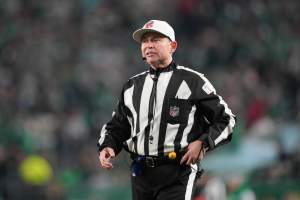 Schefter: Brad Allen's Referee Crew Expected to Get Downgraded for 2024 NFL Playoffs