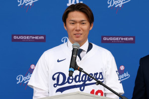 MLB Rumors: Yoshinobu Yamamoto's Dodgers Contract Opt-Outs Linked to Elbow Health