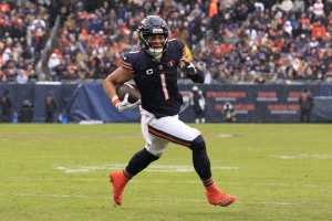 Justin Fields Traded to Steelers from Bears for 2025 Draft Pick, Joins Russell Wilson