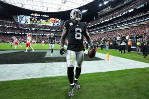 3 Biggest Free Agent Decisions for Raiders' GM and Coach in 2024 Offseason