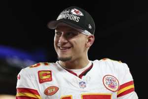 Chiefs' Patrick Mahomes on Viral Locker Room Video after Ravens Game: #DadBodSZN