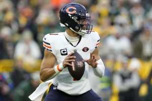 Justin Fields Trade Rumors: Bears Received Inquiries from NFL Teams at Senior Bowl