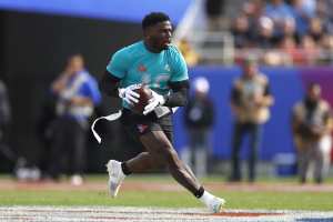 Dolphins' Tyreek Hill Sued, Accused of Breaking Woman's Leg During Football Drills 