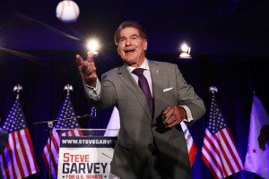 Former MLB MVP Steve Garvey Advances to Election For California Senate Seat 