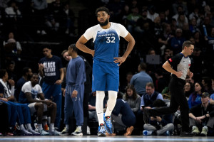 Report: Wolves' Karl-Anthony Towns Has Torn Meniscus, Out Indefinitely with Injury