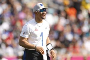 Eagles' Jalen Hurts Debuts Clean-Shaven Look in New Instagram Photo
