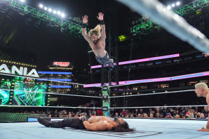WWW's Seth Rollins Had Surgery on Knee Injury for Torn Meniscus, Becky Lynch Reveals