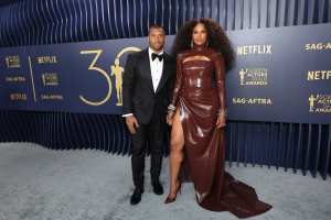 Report: Russell Wilson, Wife Ciara to Land $31M After Selling Seattle Mansion, Estate