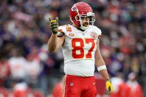 Travis Kelce, Seth Rollins, More Show Off Kentucky Derby Outfits in Videos, Photos