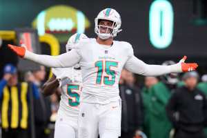Video: Dolphins' Jaelan Phillips Finds Iguana in Toilet; 'This Is Some Florida S--t' 