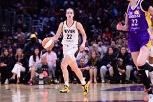 Caitlin Clark's 1st Career WNBA Win Celebrated by Fans as Fever Beat Brink, Sparks