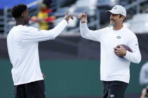 Jets' Sauce Gardner Backs Aaron Rodgers, Rips Criticism of QB's Minicamp Absence