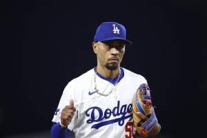 Dodgers' Mookie Betts to Miss Time with Fractured Hand Injury; Won't Need Surgery