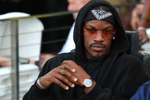 Video: Heat's Jimmy Butler Hands Out Money to Fans At Poker Event With Neymar, Ninja