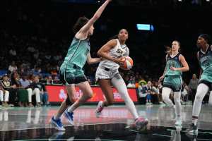 Angel Reese Continues Double-Double Streak in Sky Loss to Liberty, Applauded by Fans