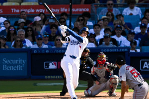 Dodgers' Shohei Ohtani Hits 473-Foot HR vs. Red Sox; Star Amazes Kershaw, MLB Fans