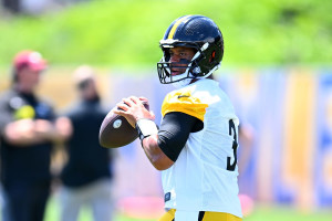Steelers' Russell Wilson Day-to-Day with Calf Injury; Justin Fields Taking QB1 Reps
