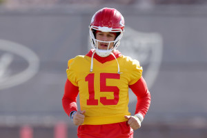 Chiefs' Patrick Mahomes Responds to Raiders' Kermit Doll Video: 'It'll Get Handled'