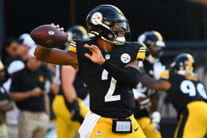 Justin Fields Trolled By NFL Fans in Steelers Preseason Debut vs. Texans; Wilson Out