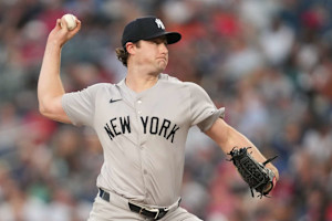 Yankees' Gerrit Cole Exits Game vs. Rangers with Apparent Leg Injury