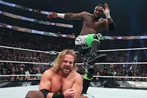 Hangman vs. Swerve Is AEW's Best-Ever Feud, WWE's Bloodline Problem, More Quick Takes