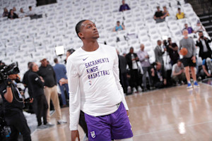 Photo: Kings PG De'Aaron Fox's Logo, New 'Curry Fox 1' Shoes Revealed