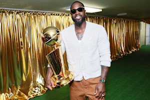 Dwyane Wade to Be Honored with Statue Outside Heat's Kaseya Center on Oct. 27