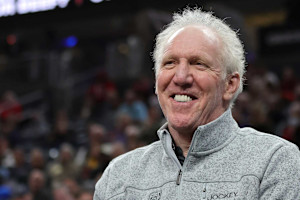 Photo: Bill Walton to Be Honored by Blazers with Uniform Band for 2024-25 NBA Season