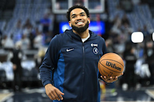 Grading Knicks-Timberwolves Trade That Swaps Karl-Anthony Towns, Julius Randle