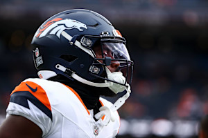 Broncos' Tyler Badie Stretchered Off with Injury After Hit by Jets' Quincy Williams