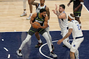 NBA Rumors: Karl-Anthony Towns Trade Between Knicks, Wolves Not Done But 'On Track'