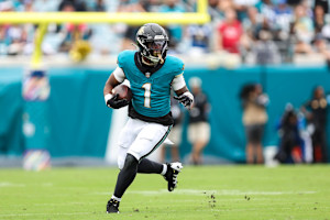 Jags' Travis Etienne Jr. Week-to-Week with Injury; Tank Bigsby Among Top Waiver RBs