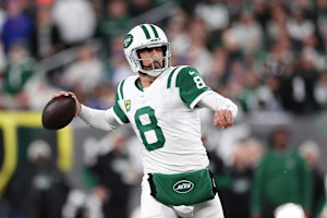 Aaron Rodgers' Hail Mary TD to Lazard for Jets Amazes LeBron James, Mahomes, NFL Fans