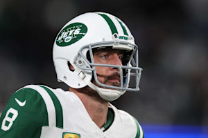 Jets' Aaron Rodgers 'Really Excited' About Davante Adams Trade After 'Crappy Day'