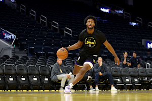 Lakers' Bronny James Applauded By NBA Fans in 1st-Ever Preseason Start vs. Warriors