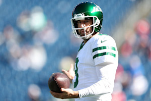 Aaron Rodgers Rumors: Jets 'Tiptoeing Around the Fact' Star QB 'Is Not Good Anymore'