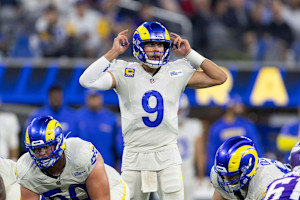 Rams' Matthew Stafford Cracked 4 Ribs in Week 15, Played Through Injury, Wife Says
