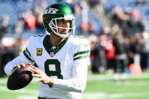 Jets' Aaron Rodgers Says He's Been Drinking Cayenne Pepper Water: 'Fountain of Youth'