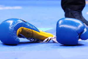 Video: Austin DeAnda Gets Haircut in Middle of Boxing Fight vs. DeAundre Pettus