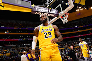 Lakers' LeBron James Says He Won't Play 'That Much Longer' Before NBA Retirement