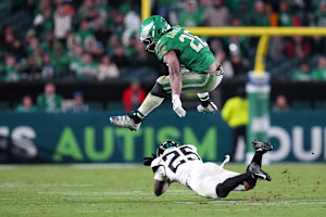 Eagles' Saquon Barkley's Viral Backwards Hurdle Added to Madden NFL 25 in New Update