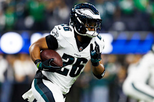 Giants Trolled by NFL Fans After Saquon Barkley Totals 302 Yards, 2 TDs in Eagles Win