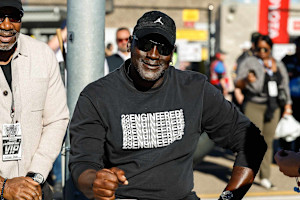 Michael Jordan's Illinois Mansion Sells for $9.5M; Was Initially Listed at $29M